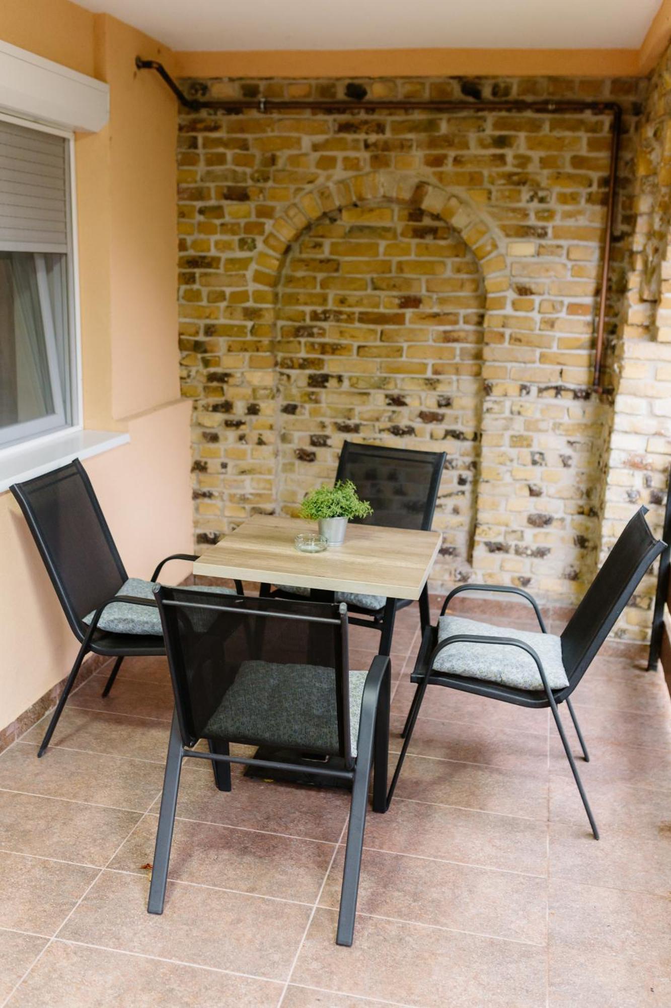 Guest House Lila Sombor Exterior foto
